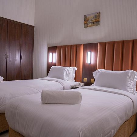 Vista City Hotel Dubai Buitenkant foto