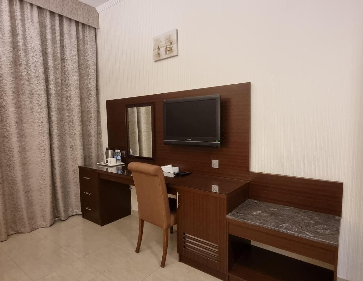 Vista City Hotel Dubai Buitenkant foto