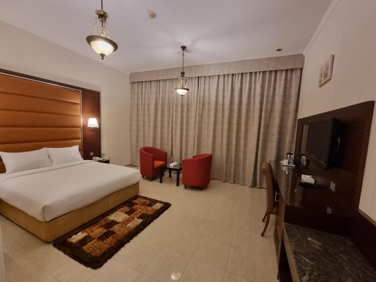 Vista City Hotel Dubai Buitenkant foto