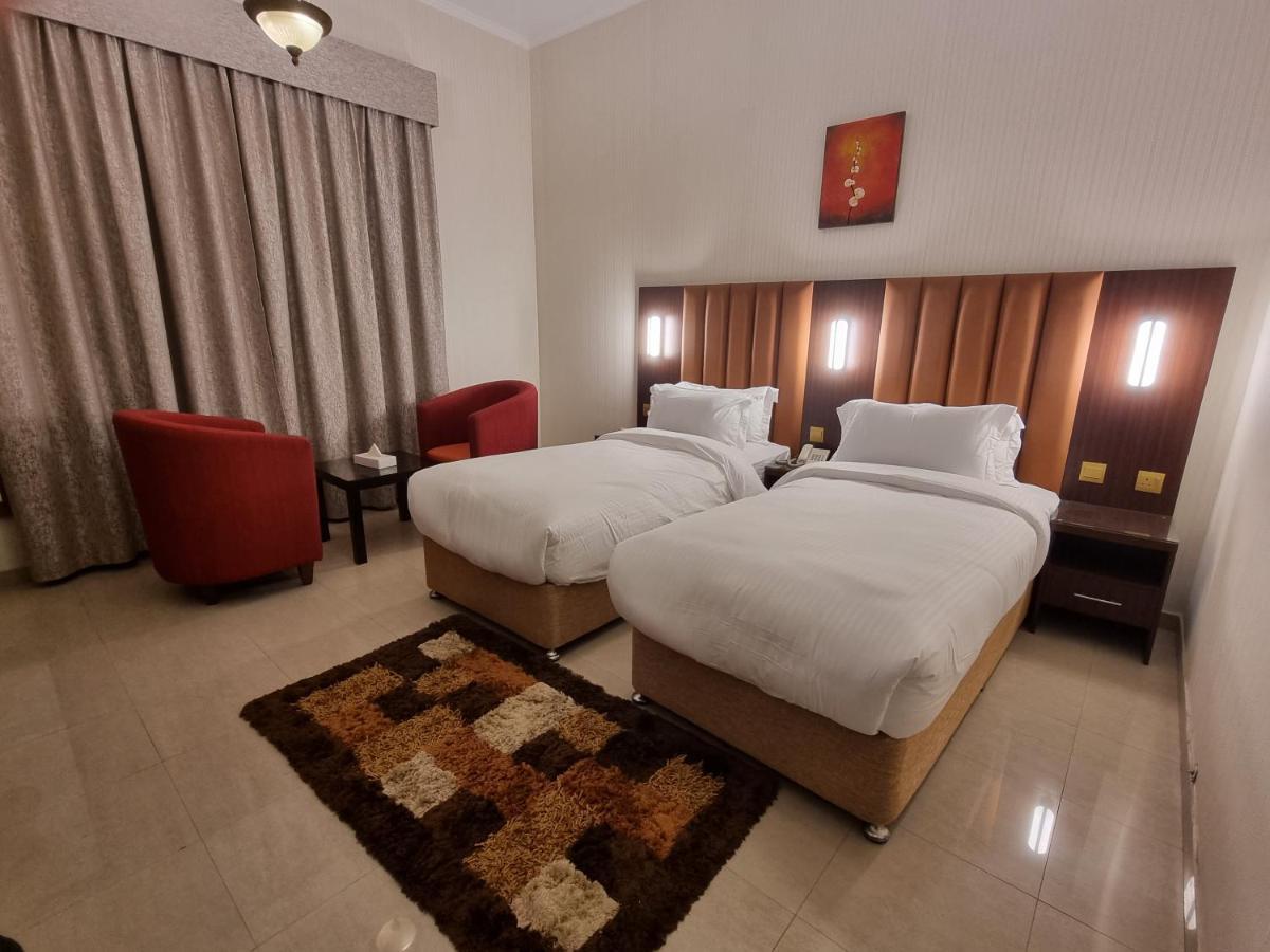 Vista City Hotel Dubai Buitenkant foto