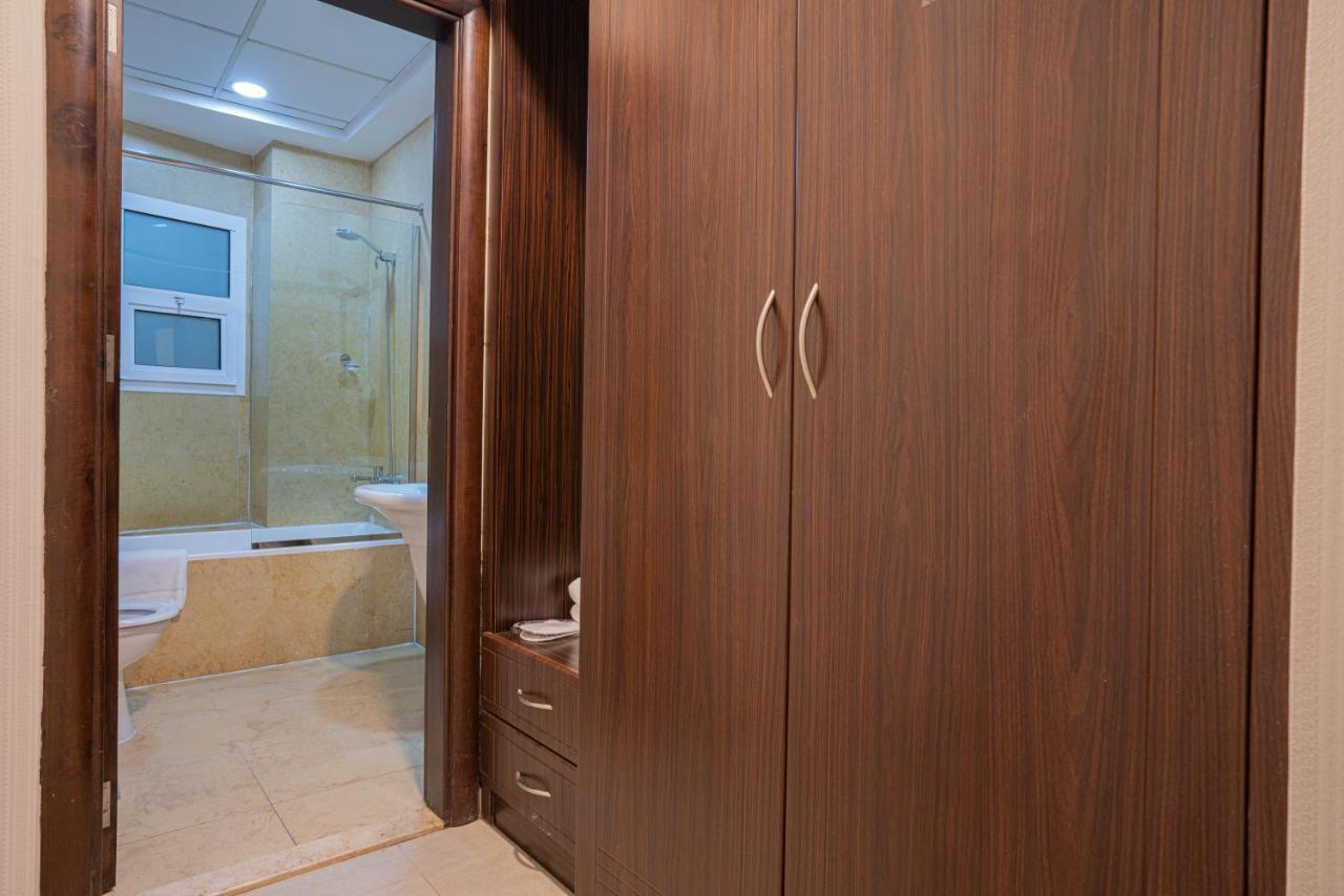 Vista City Hotel Dubai Buitenkant foto