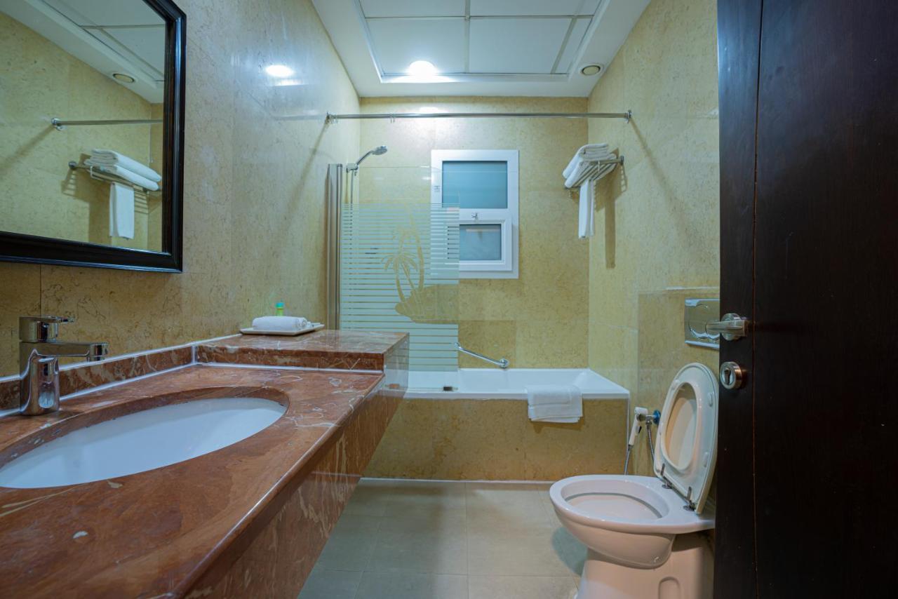 Vista City Hotel Dubai Buitenkant foto