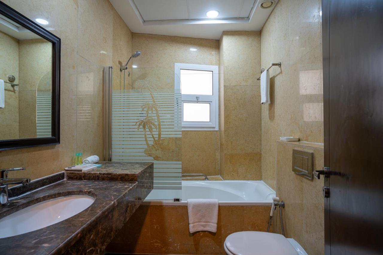 Vista City Hotel Dubai Buitenkant foto